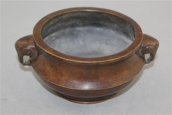 A Chinese bronze two handled censer, Gui, width 15cm